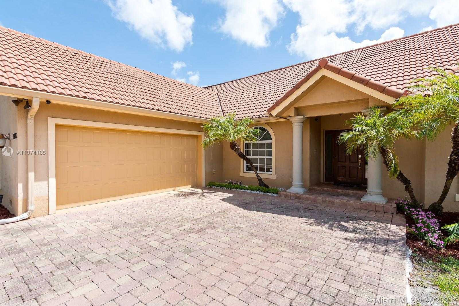 Small Image of 11007 GRIFFING BLVD, Biscayne Park Number 6
