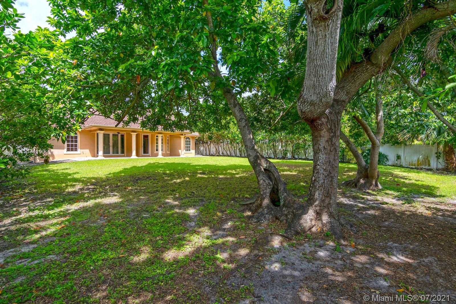 Small Image of 11007 GRIFFING BLVD, Biscayne Park Number 60