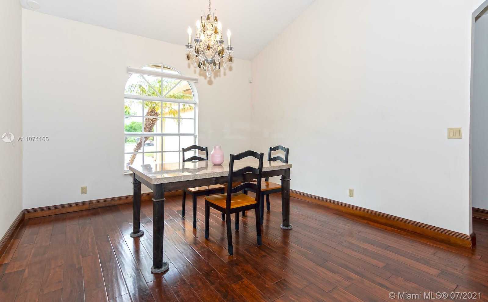 Small Image of 11007 GRIFFING BLVD, Biscayne Park Number 9