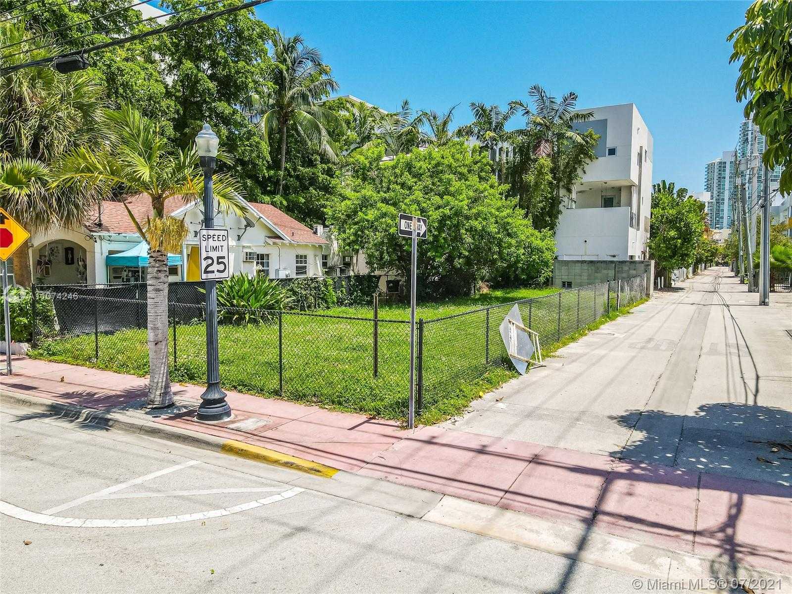 Small Image of 912 4TH ST, Miami Beach Number 3