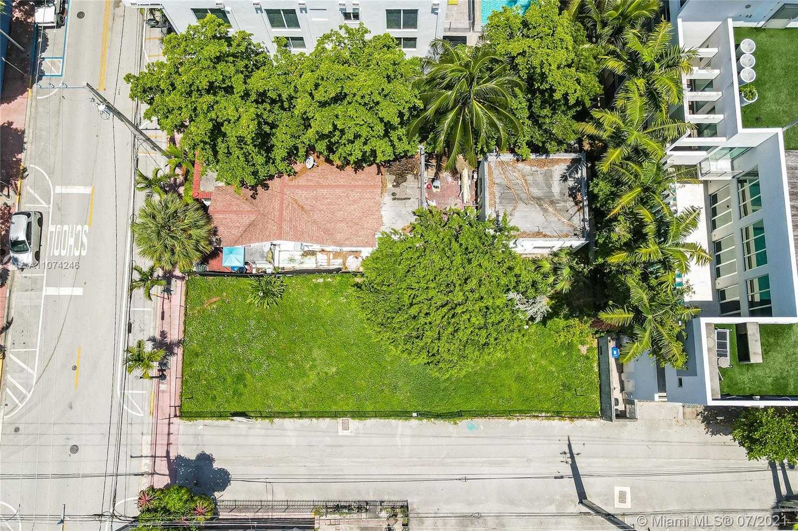 Small Image of 912 4TH ST, Miami Beach Number 4