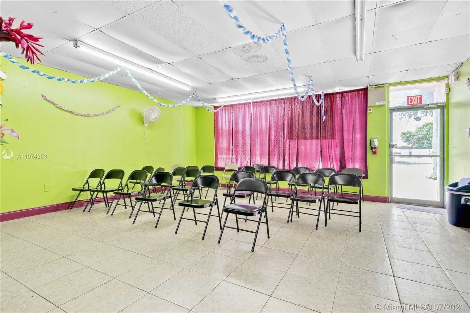 Small Image of 5806 JOHNSON ST, Hollywood Number 12