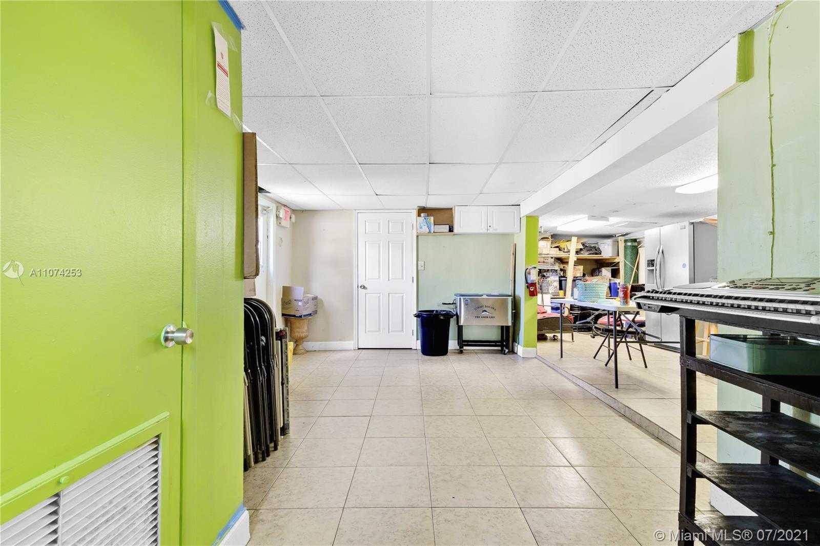 Small Image of 5806 JOHNSON ST, Hollywood Number 13