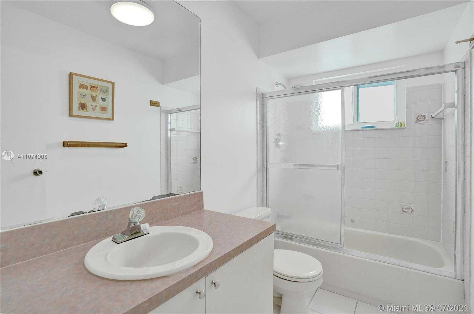 Small Image of 11500 NORTH WEST 39TH ST, Sunrise Number 13