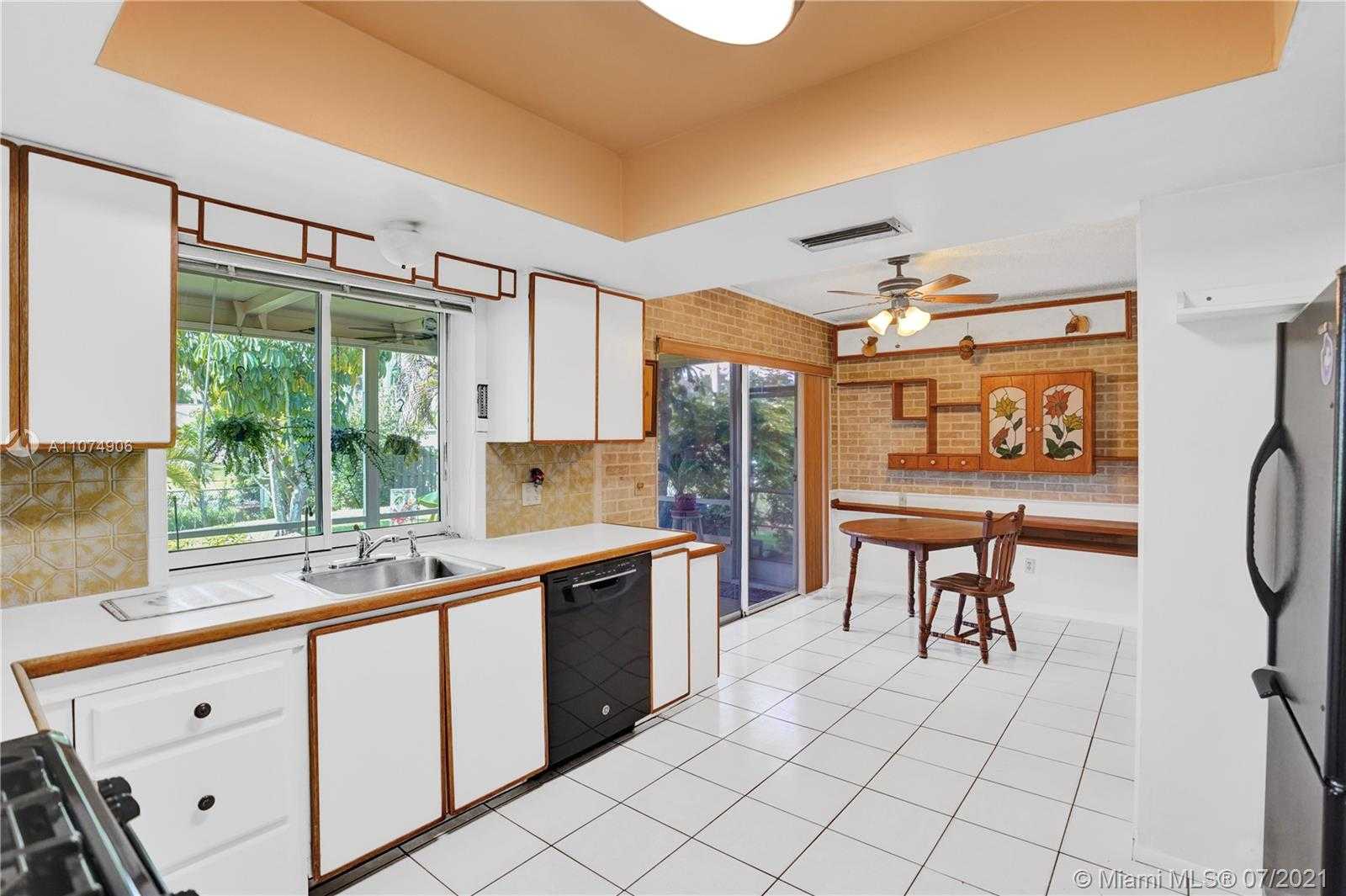 Small Image of 11500 NORTH WEST 39TH ST, Sunrise Number 26