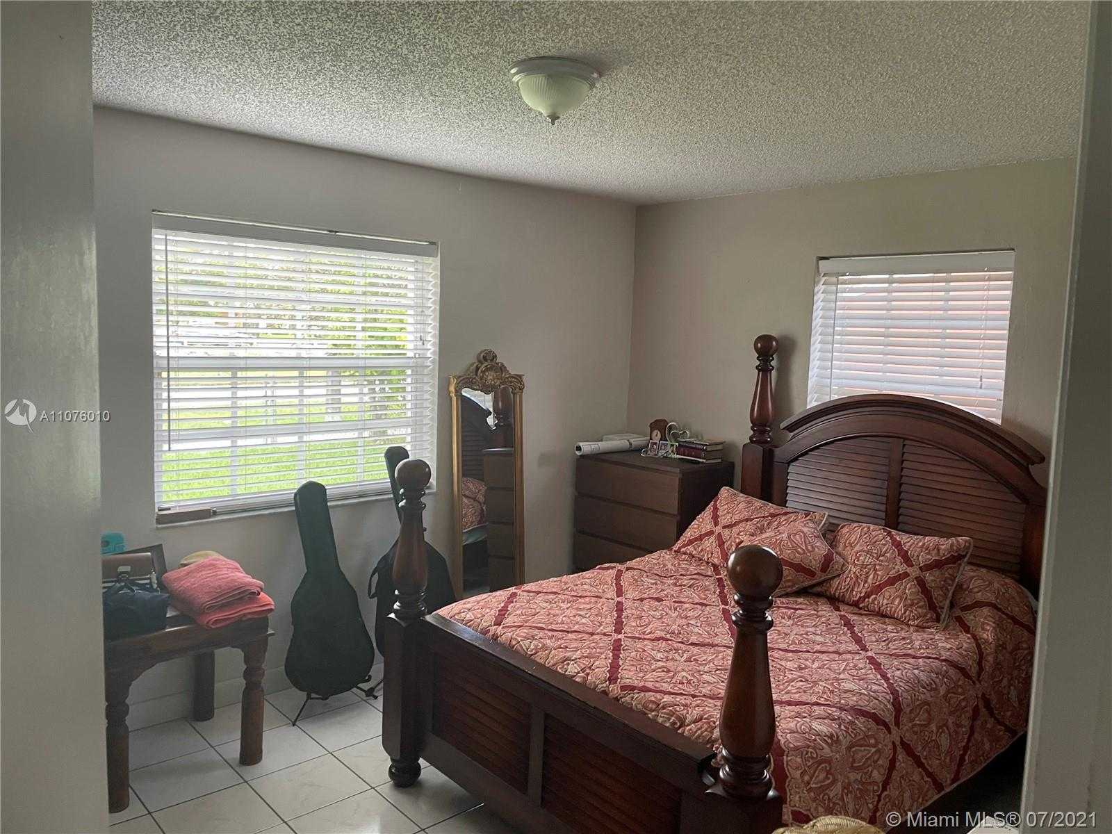 Small Image of 6490 SOUTH WEST 37TH ST, Miami Number 12