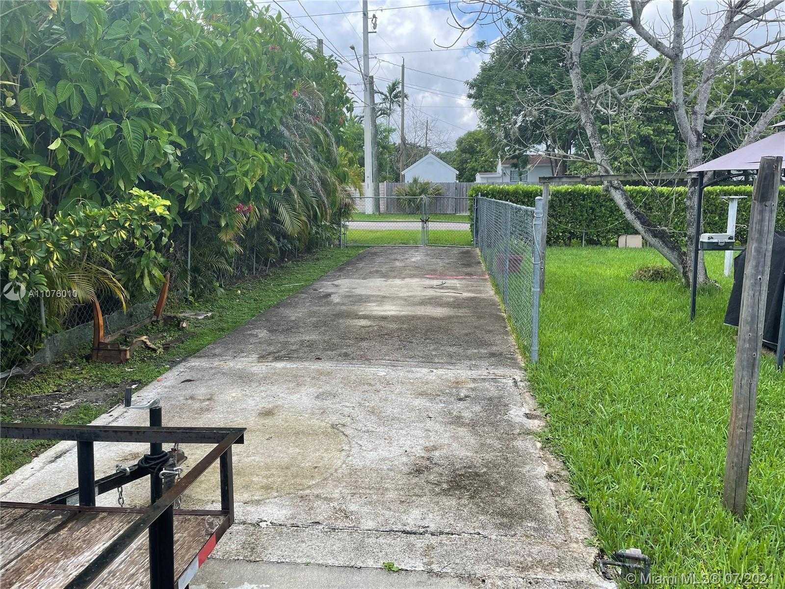 Small Image of 6490 SOUTH WEST 37TH ST, Miami Number 13