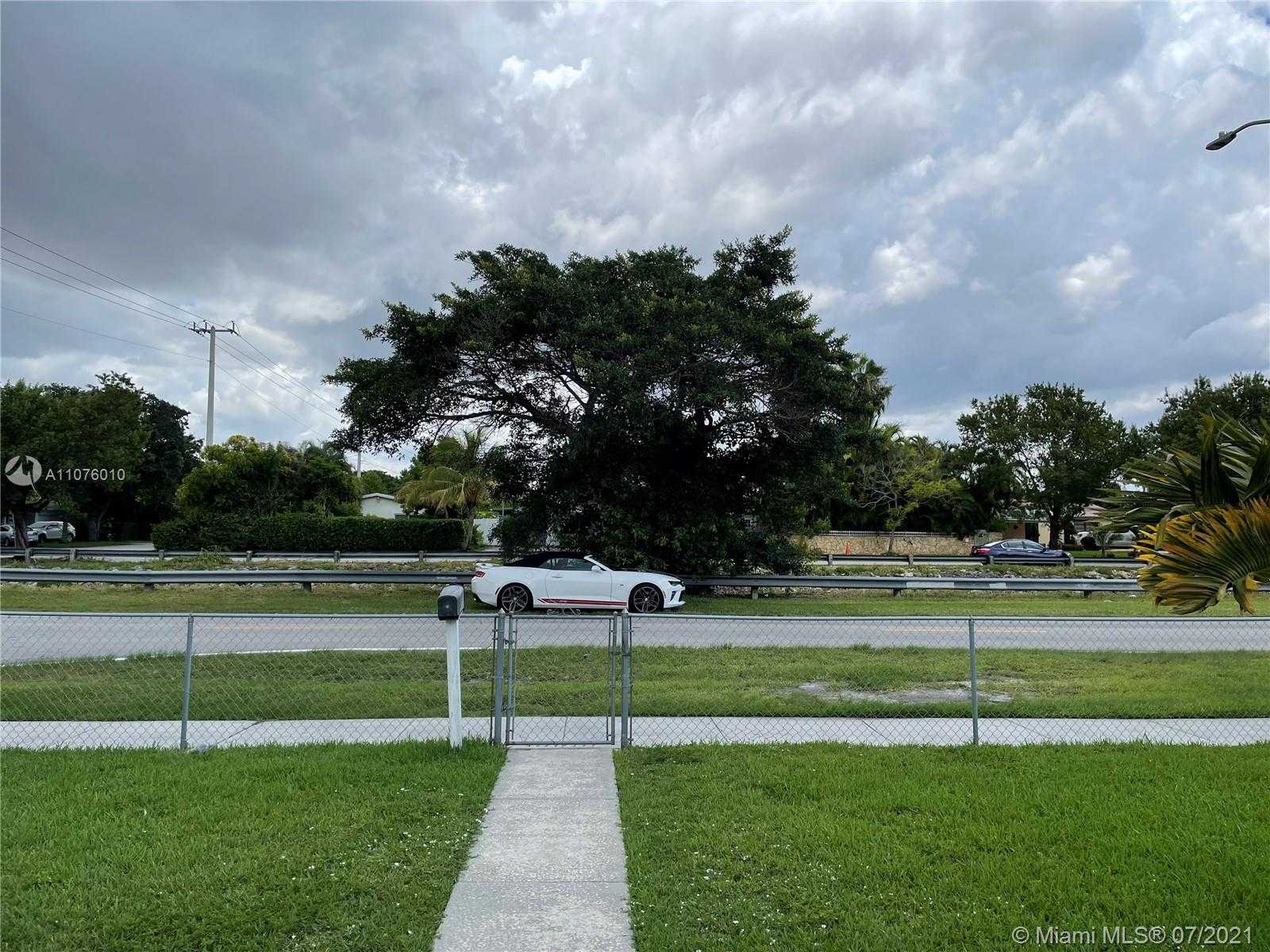 Small Image of 6490 SOUTH WEST 37TH ST, Miami Number 3