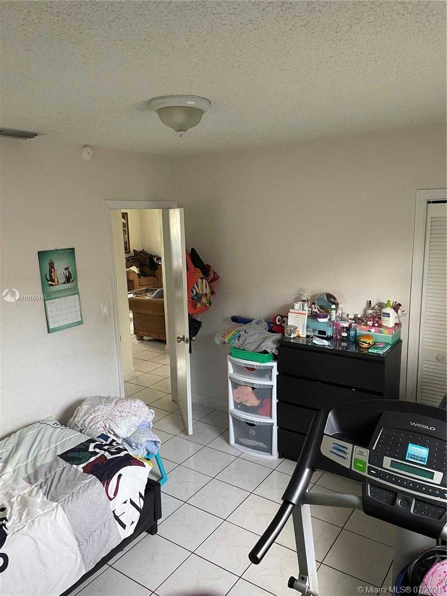Small Image of 6490 SOUTH WEST 37TH ST, Miami Number 9