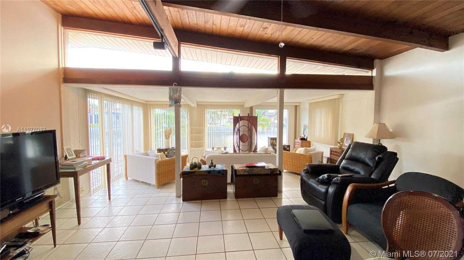 Small Image of 2133 NORTH EAST 20TH AVE, Wilton Manors Number 2