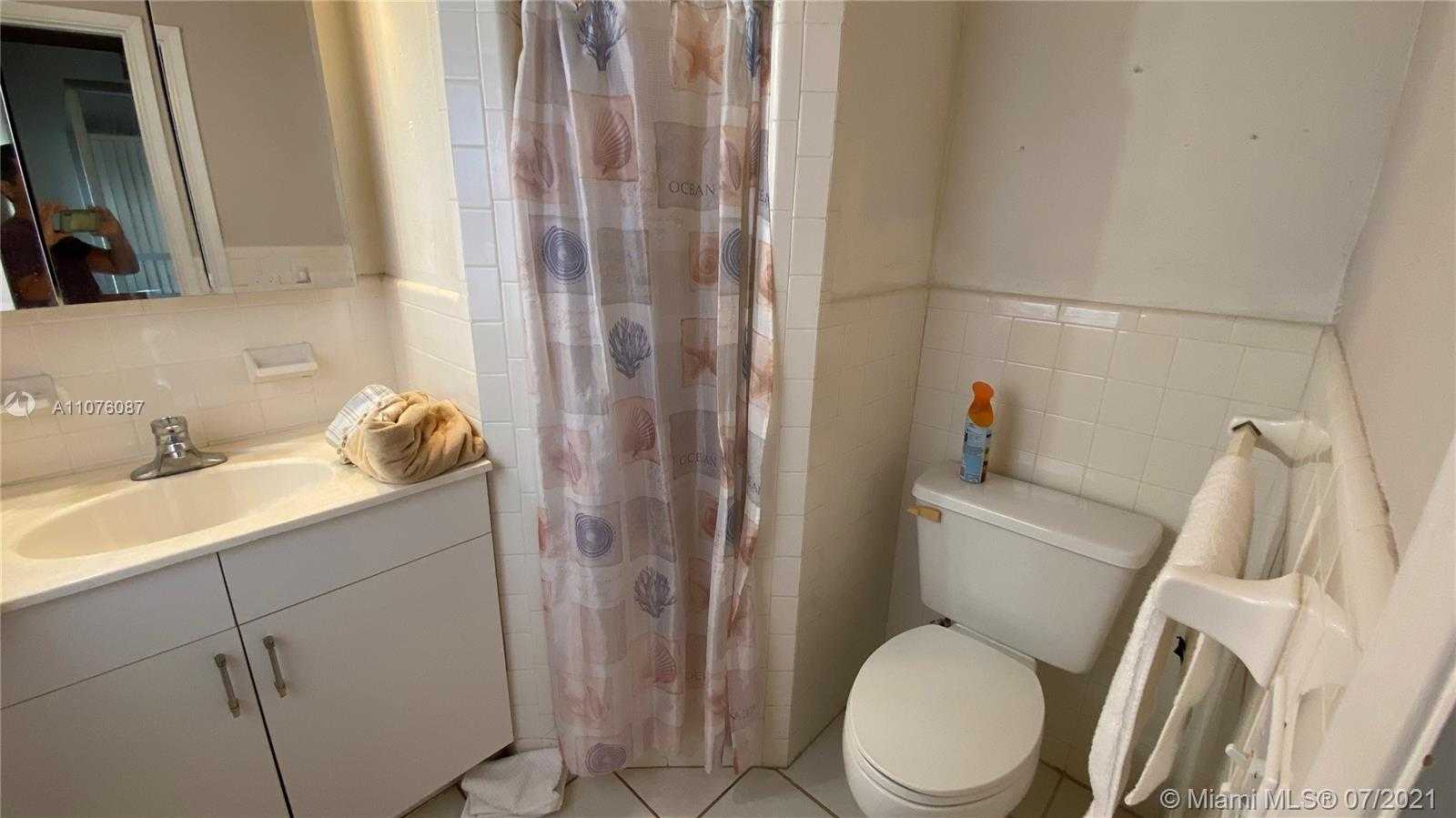 Small Image of 2133 NORTH EAST 20TH AVE, Wilton Manors Number 6