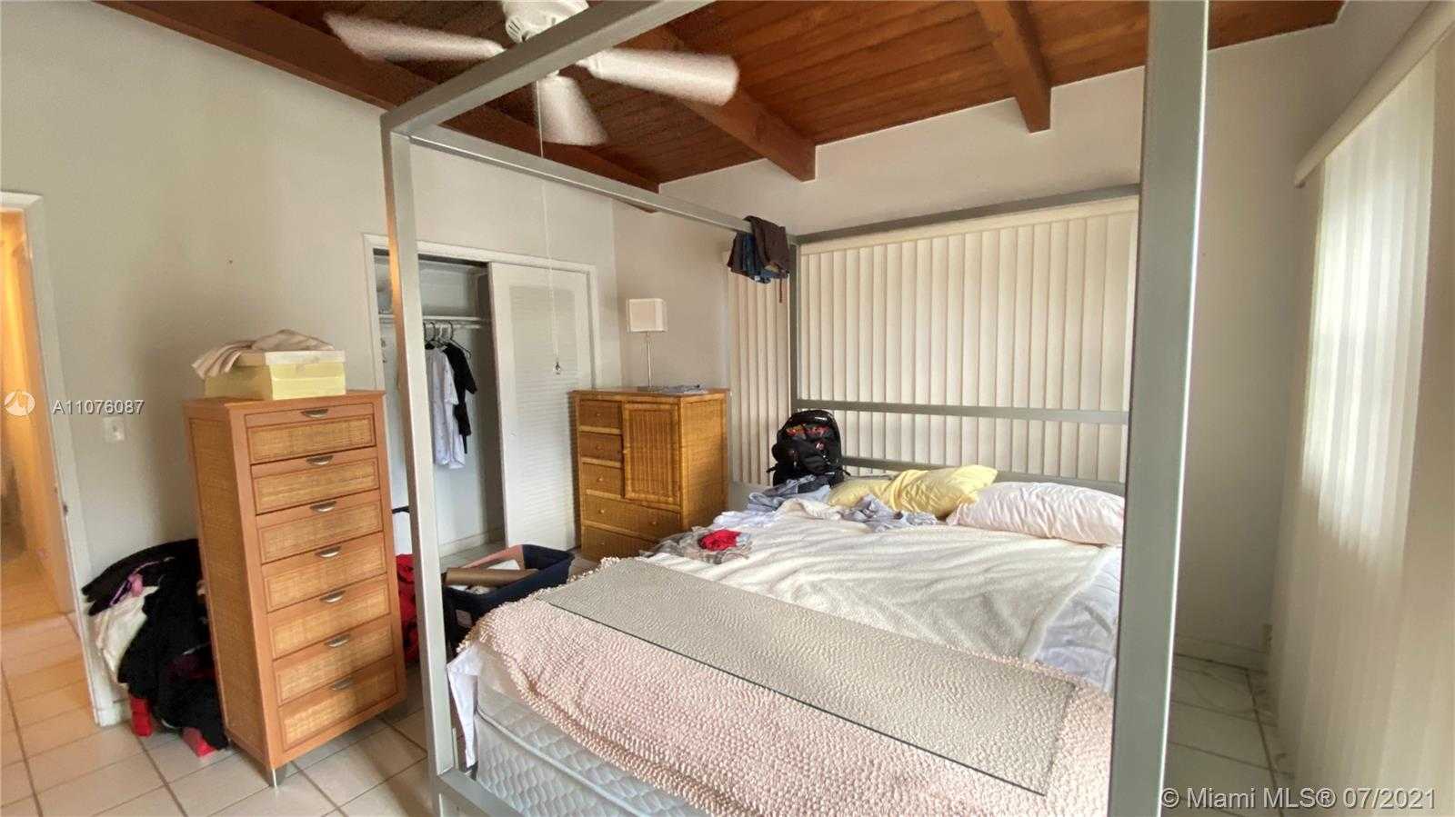 Small Image of 2133 NORTH EAST 20TH AVE, Wilton Manors Number 7