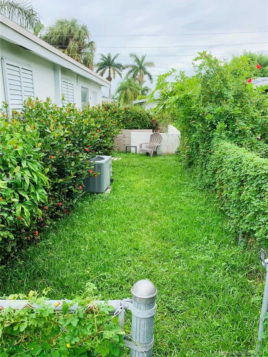 Small Image of 813 NORTH EAST 2ND ST, Hallandale Beach Number 17