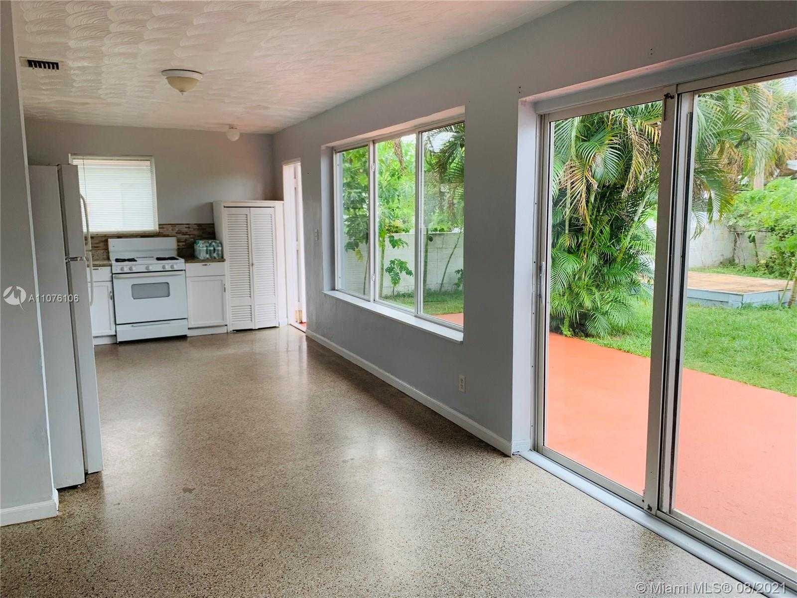 Small Image of 813 NORTH EAST 2ND ST, Hallandale Beach Number 4