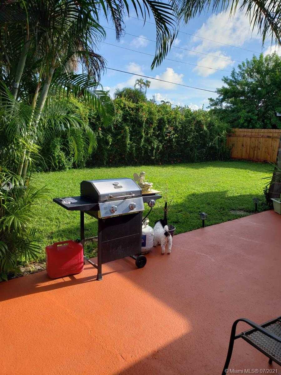 Small Image of 813 NORTH EAST 2ND ST, Hallandale Beach Number 8