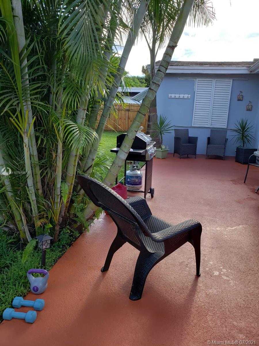 Small Image of 813 NORTH EAST 2ND ST, Hallandale Beach Number 9
