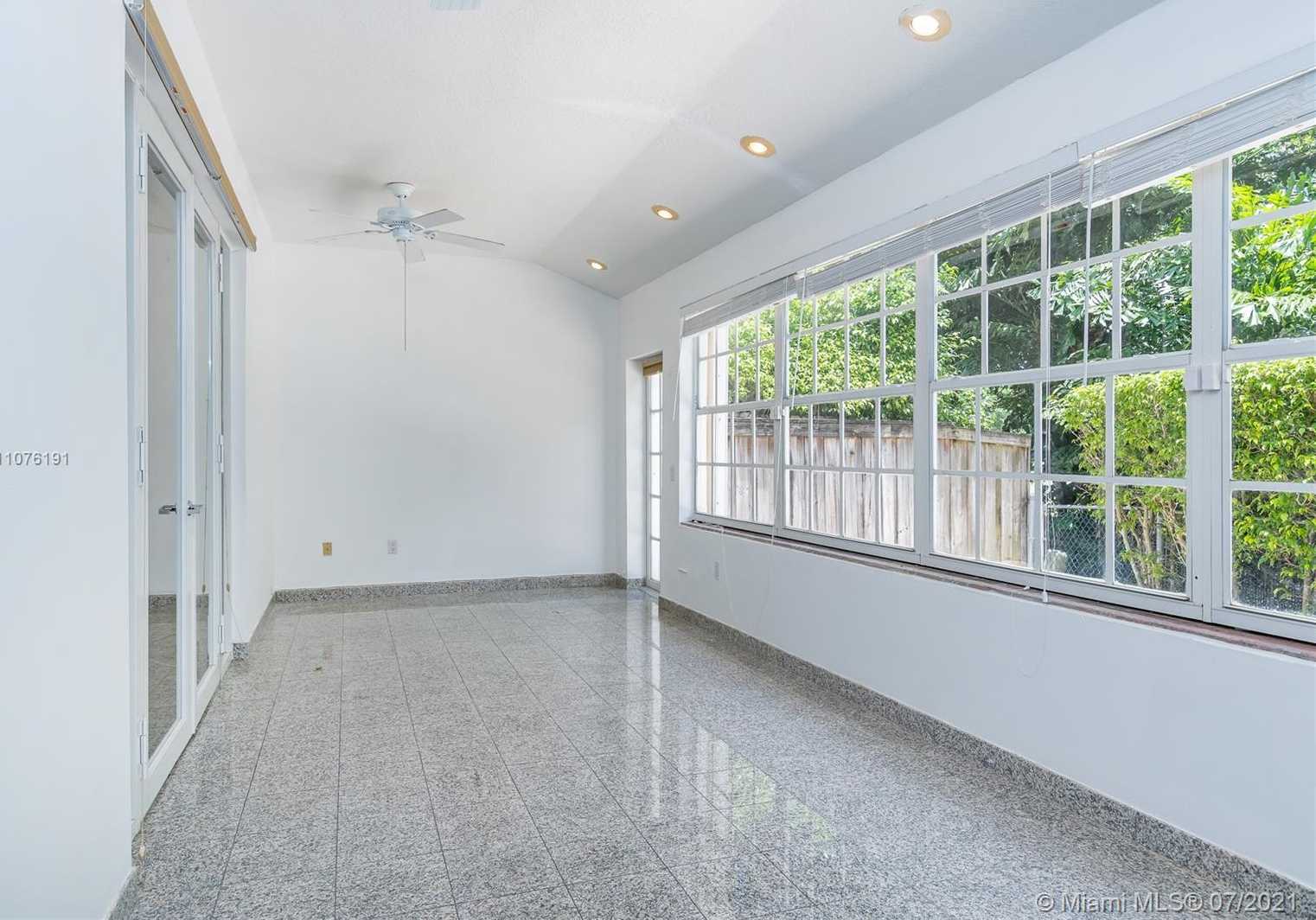 Small Image of 10405 NORTH WEST 43RD TER, Doral Number 12