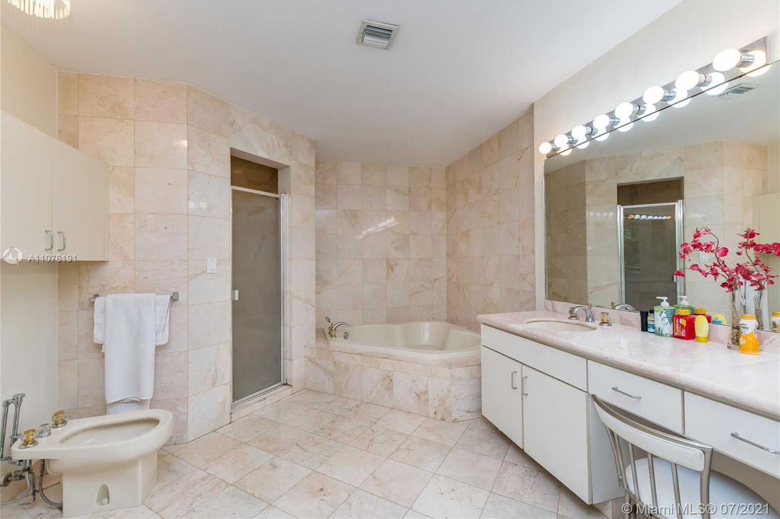 Small Image of 10405 NORTH WEST 43RD TER, Doral Number 21