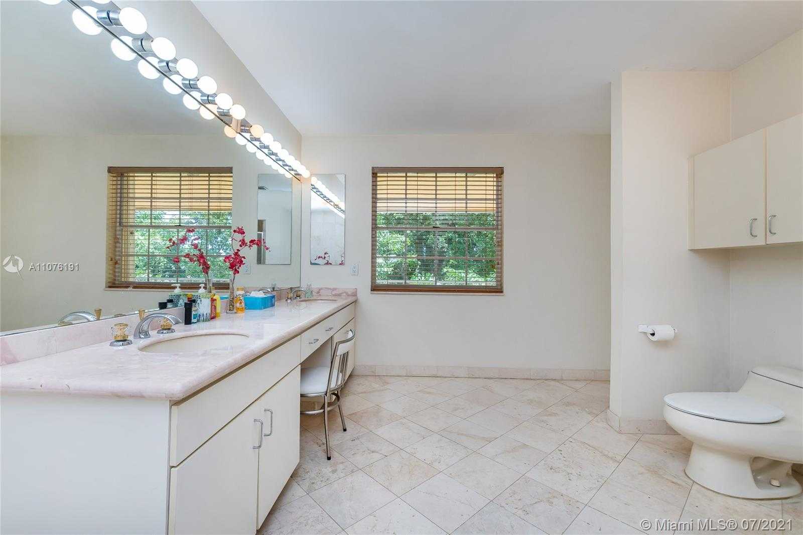 Small Image of 10405 NORTH WEST 43RD TER, Doral Number 22