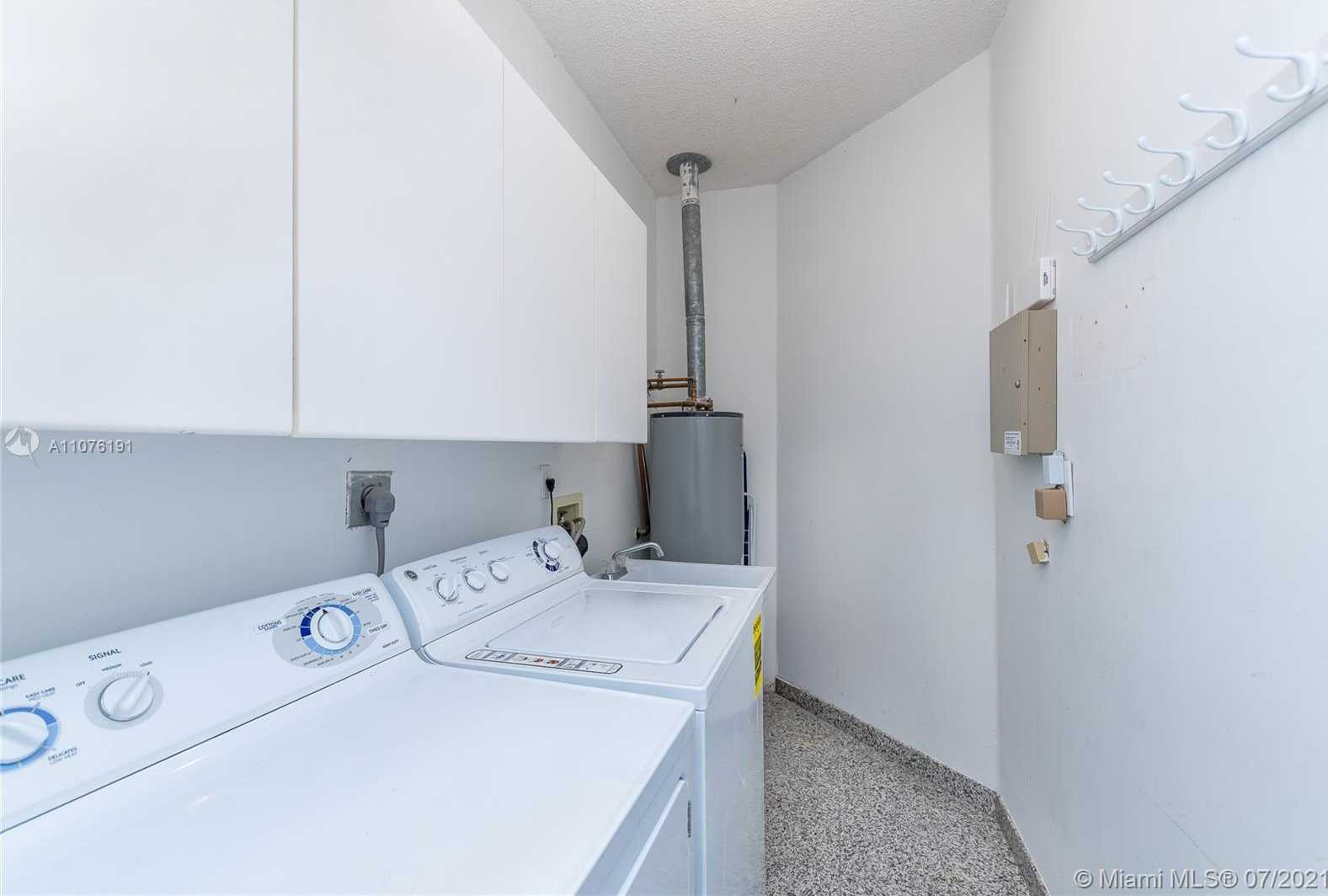 Small Image of 10405 NORTH WEST 43RD TER, Doral Number 7