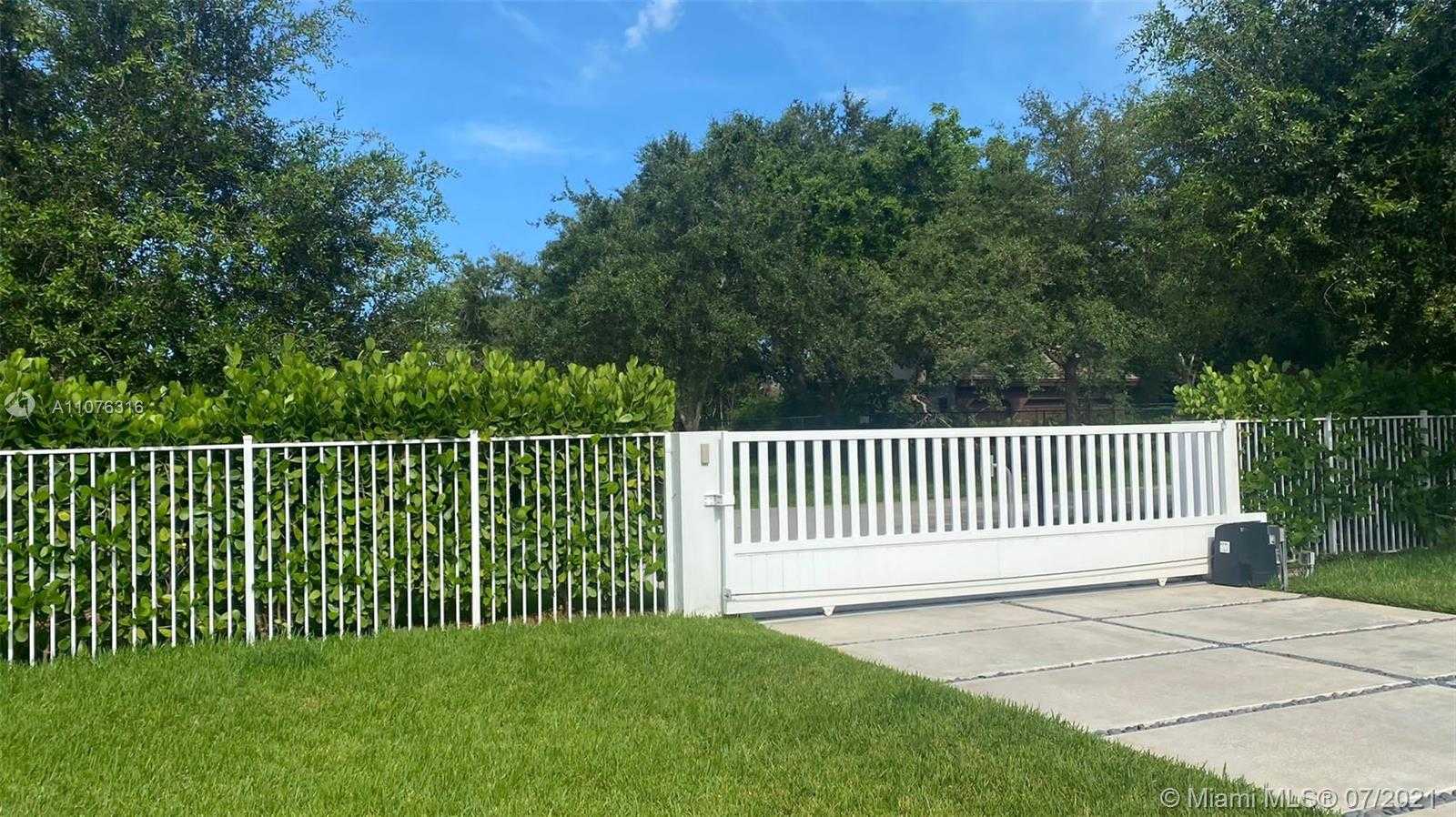 Small Image of 12250 SOUTH WEST 60TH CT, Pinecrest Number 29