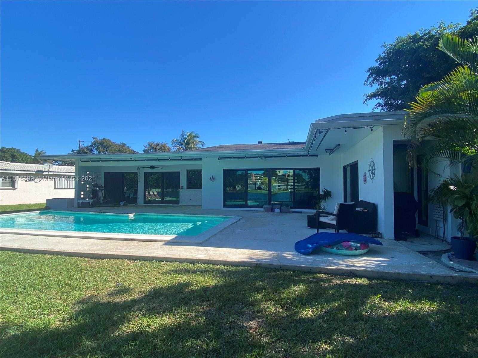 Small Image of 18730 NORTH EAST 19TH AVE, Miami Number 2
