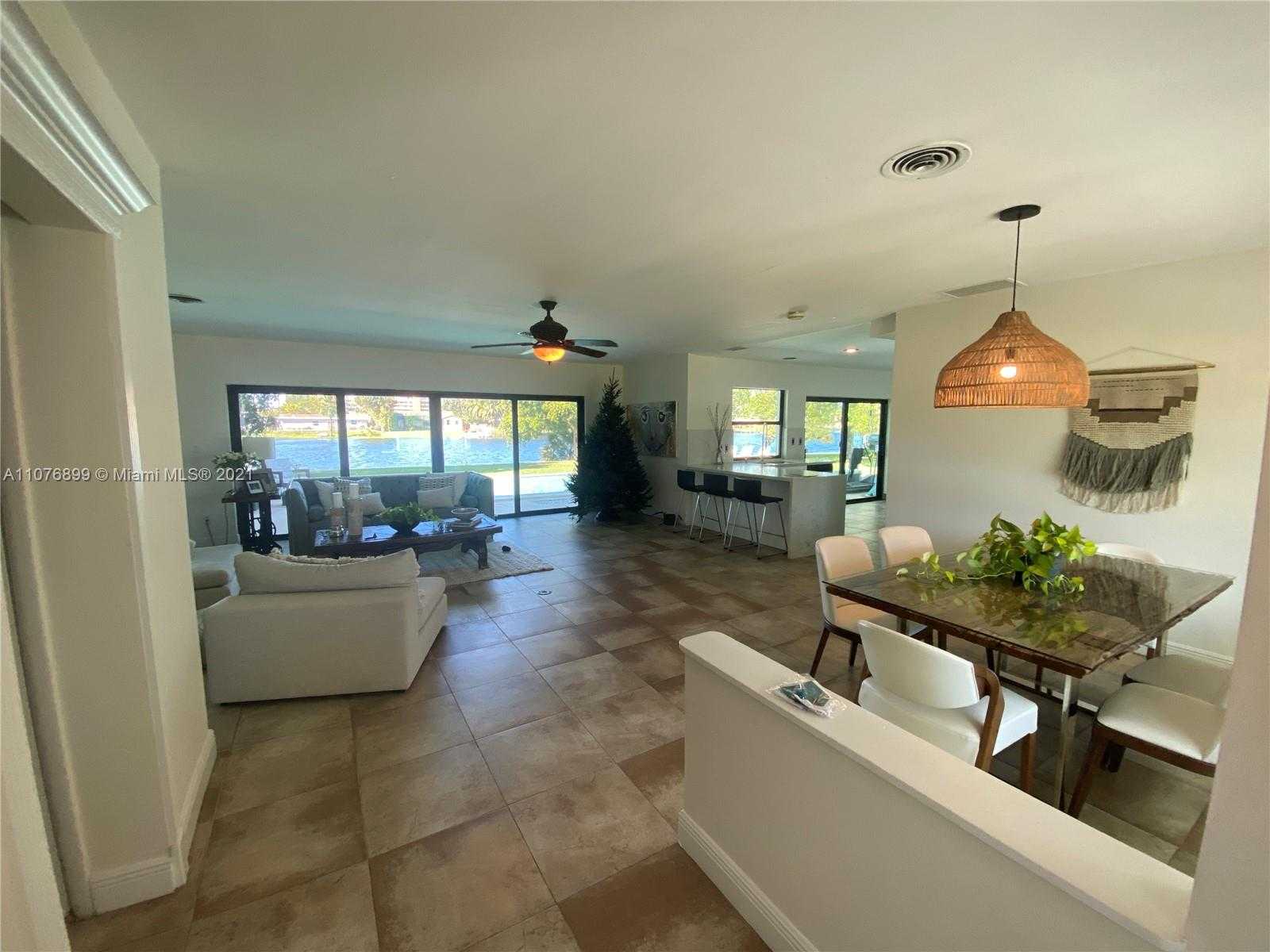 Small Image of 18730 NORTH EAST 19TH AVE, Miami Number 4