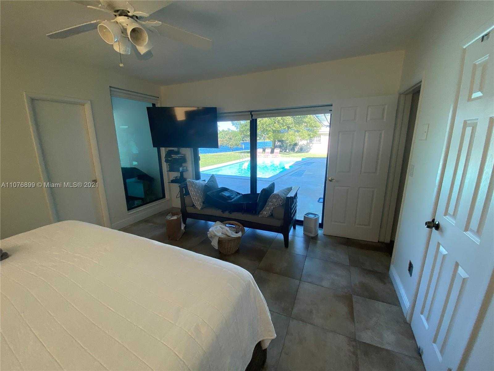 Small Image of 18730 NORTH EAST 19TH AVE, Miami Number 8