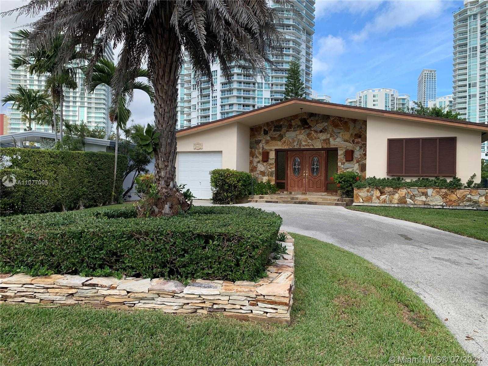 Small Image of 245 ATLANTIC AVE, Sunny Isles Beach Number 16