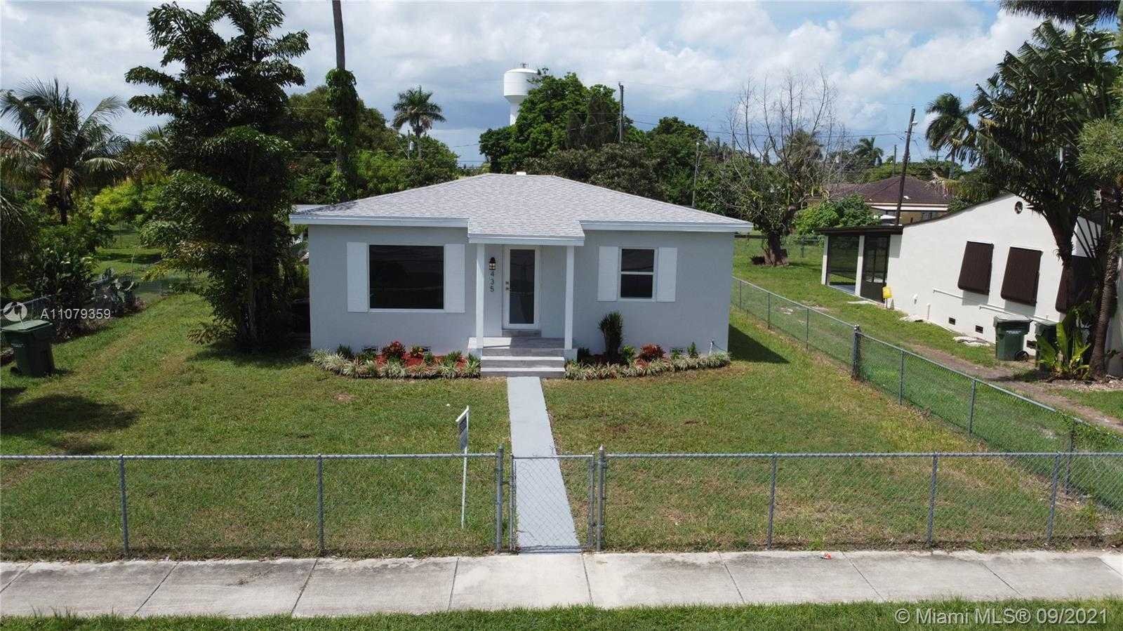 Small Image of 435 NORTH WEST 6TH ST, Homestead Number 4