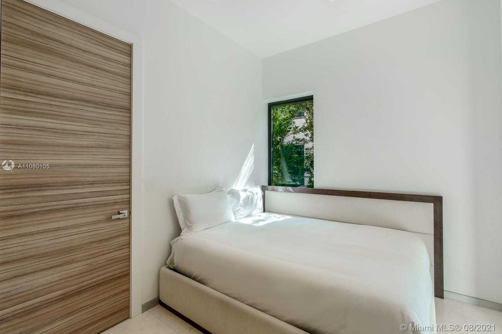 Small Image of 3260 NORTH EAST 165TH ST, North Miami Beach Number 17