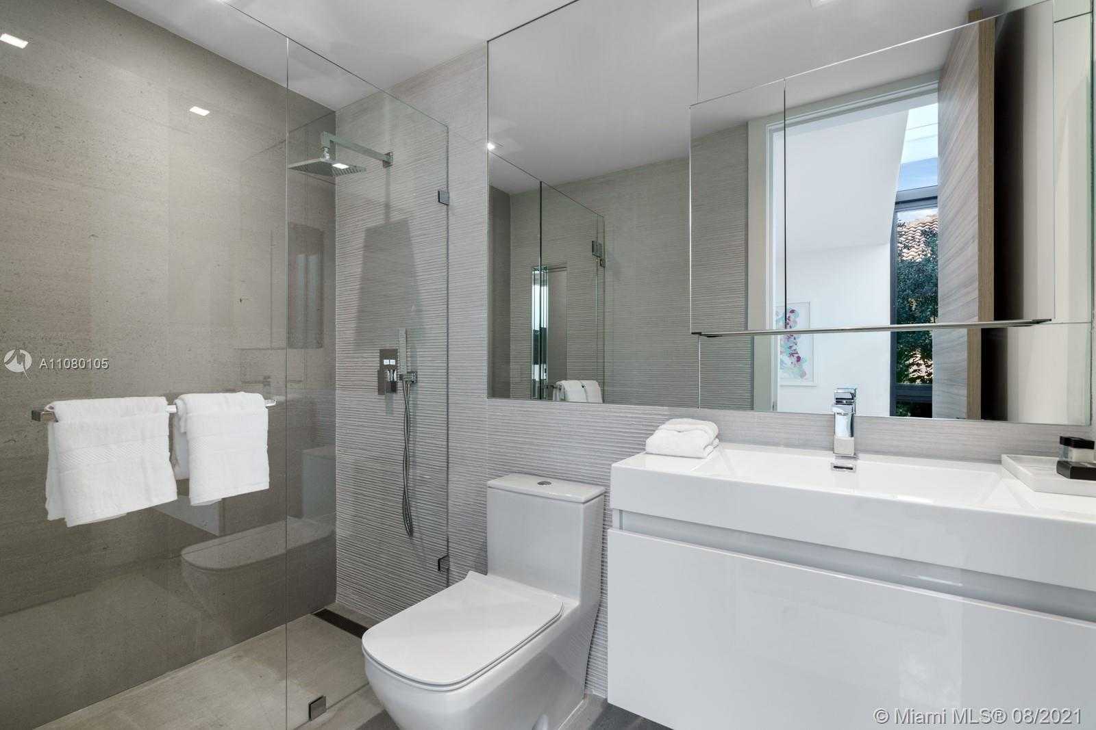 Small Image of 3260 NORTH EAST 165TH ST, North Miami Beach Number 21