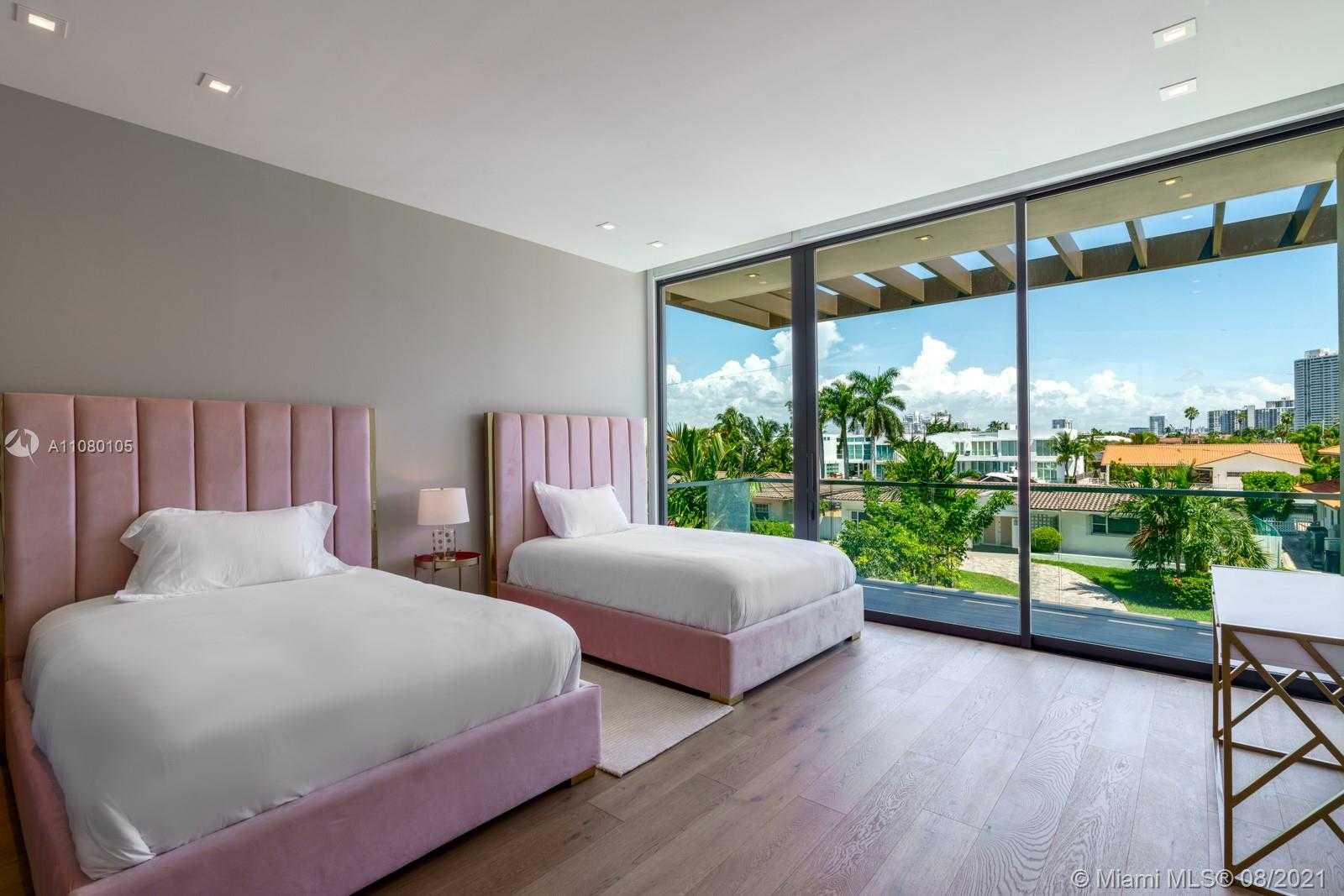 Small Image of 3260 NORTH EAST 165TH ST, North Miami Beach Number 26