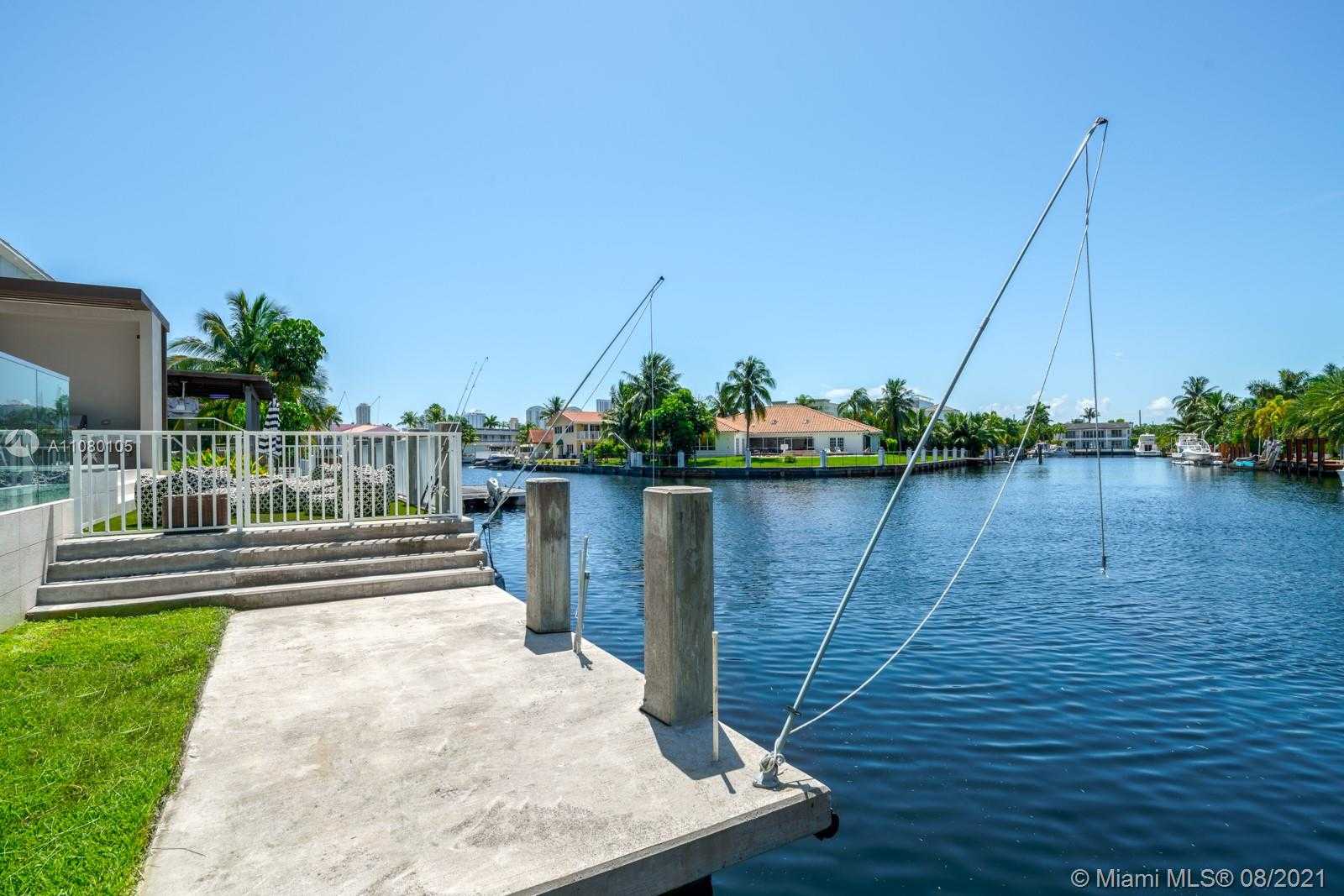 Small Image of 3260 NORTH EAST 165TH ST, North Miami Beach Number 5