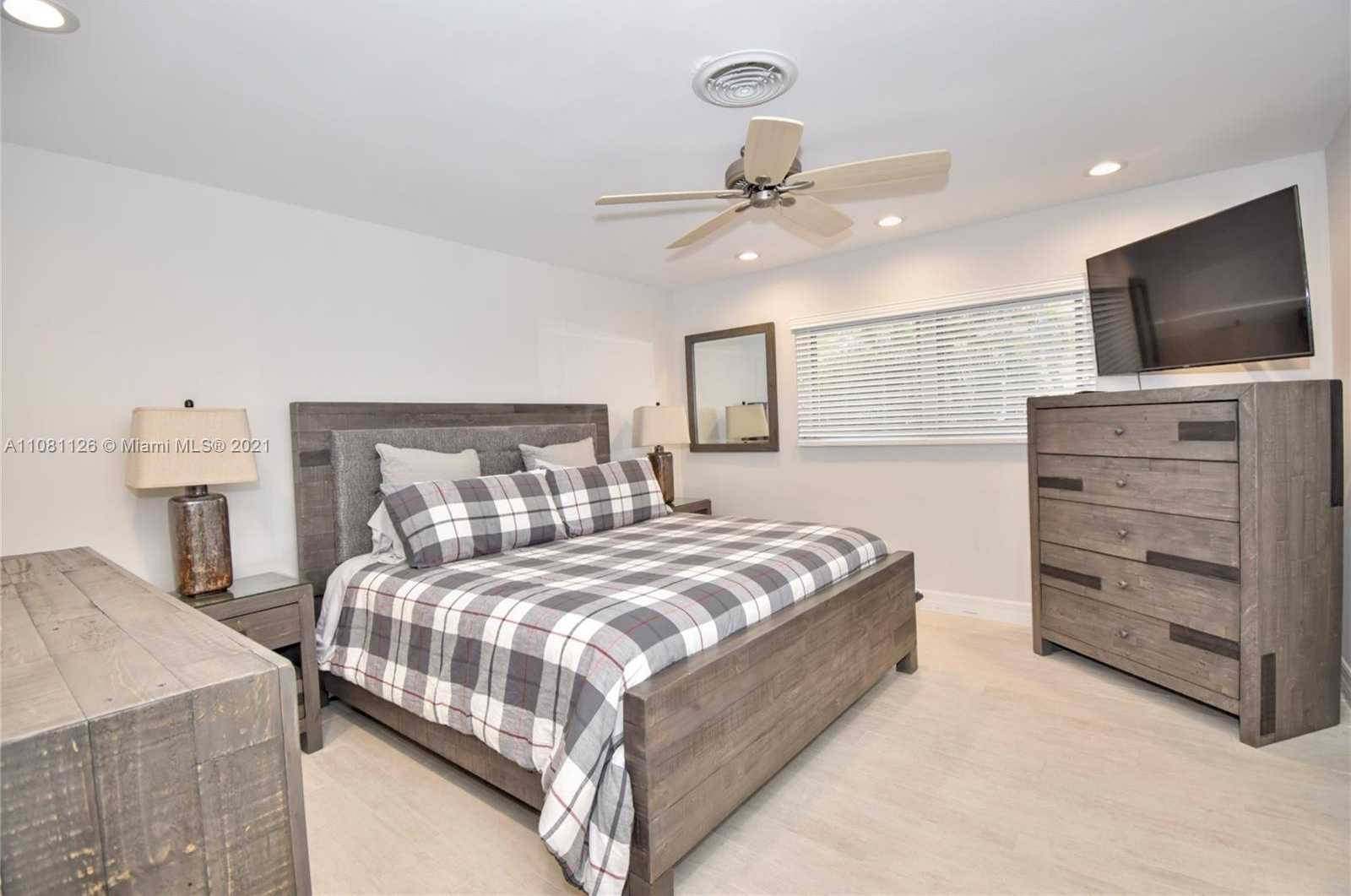 Small Image of 480 SOUTH EAST 8TH AVE, Pompano Beach Number 32