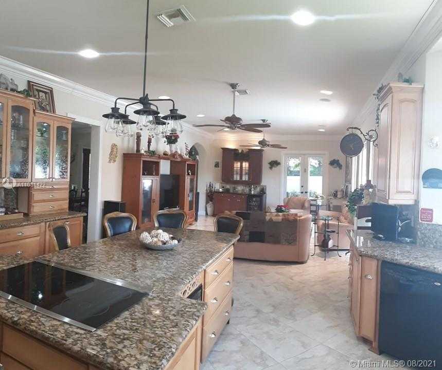 Small Image of 3250 AQUA VISTA DR, Pompano Beach Number 12