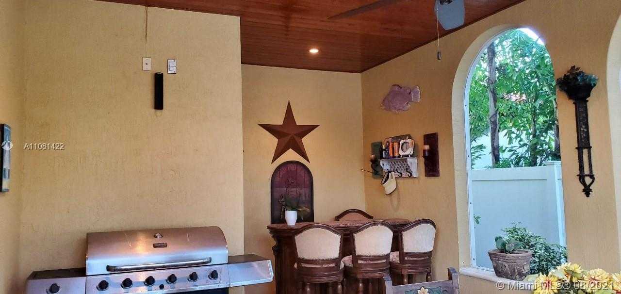 Small Image of 3250 AQUA VISTA DR, Pompano Beach Number 16
