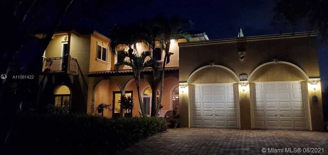 Small Image of 3250 AQUA VISTA DR, Pompano Beach Number 2