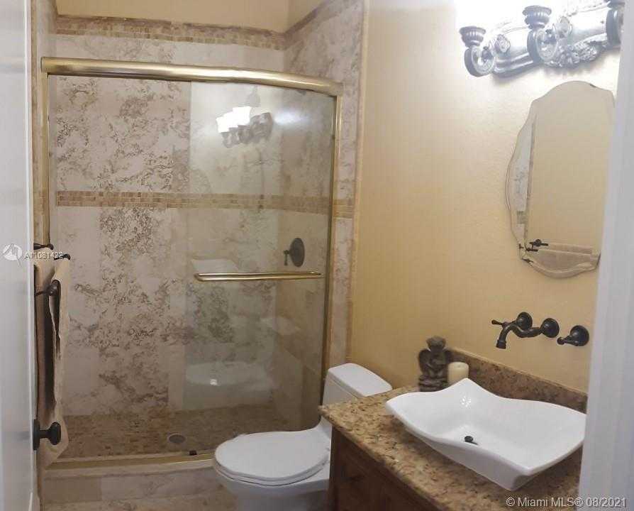 Small Image of 3250 AQUA VISTA DR, Pompano Beach Number 23