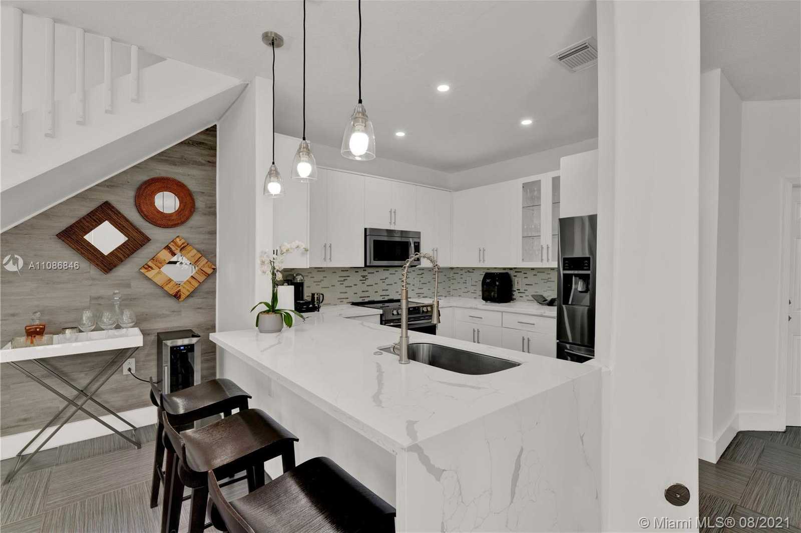 Small Image of 4869 NORTH WEST 108TH PL, Doral Number 11