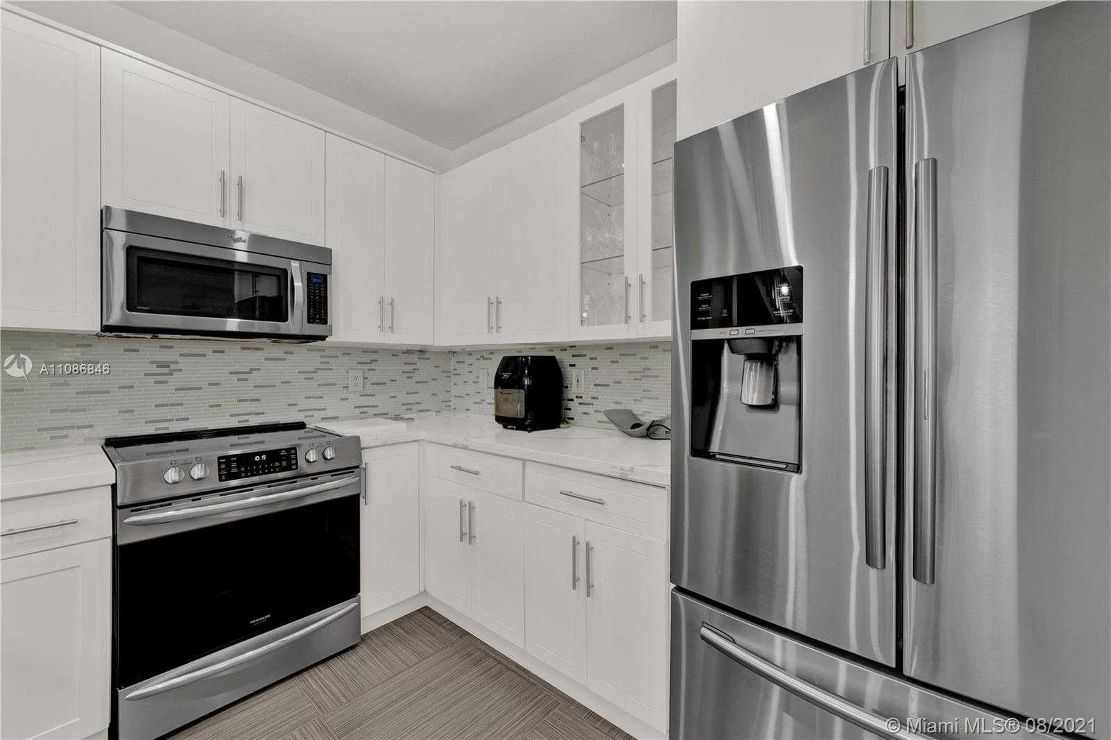 Small Image of 4869 NORTH WEST 108TH PL, Doral Number 15