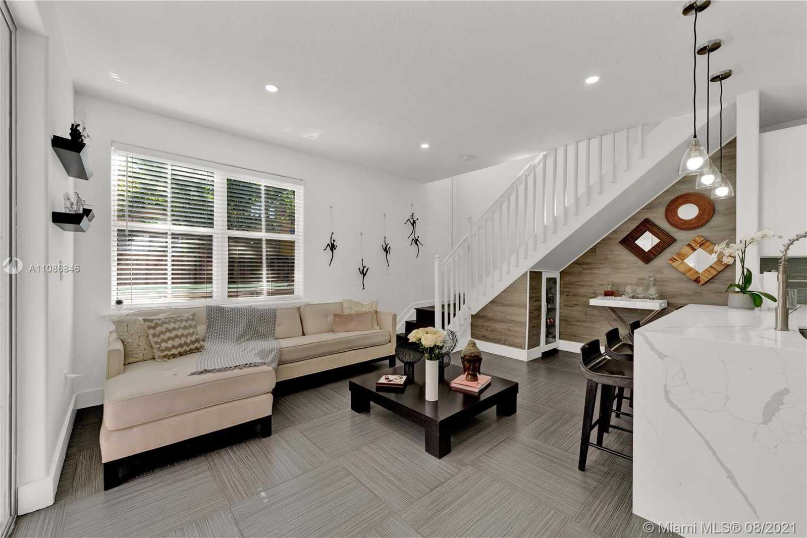 Small Image of 4869 NORTH WEST 108TH PL, Doral Number 18