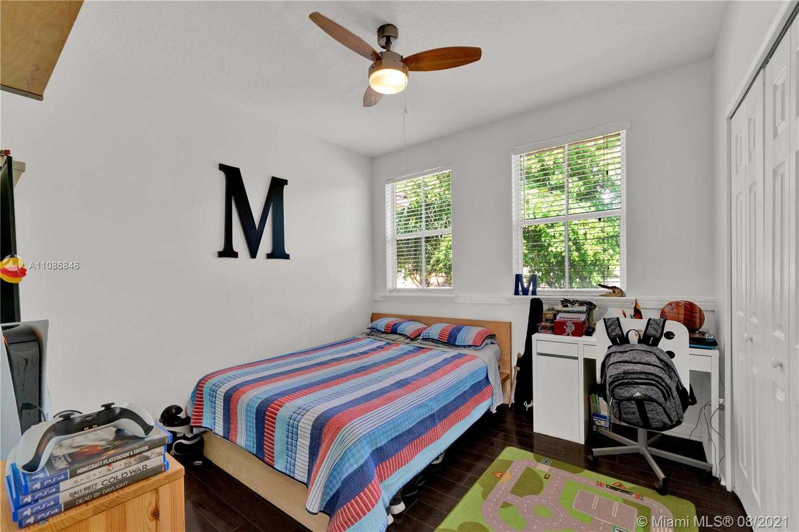 Small Image of 4869 NORTH WEST 108TH PL, Doral Number 24