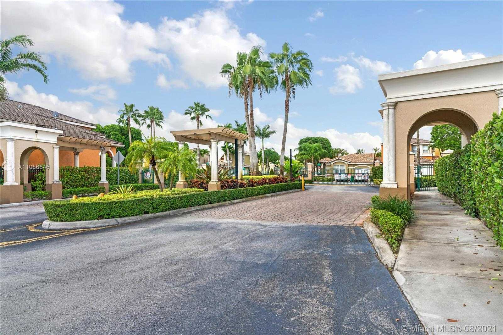 Small Image of 4869 NORTH WEST 108TH PL, Doral Number 30