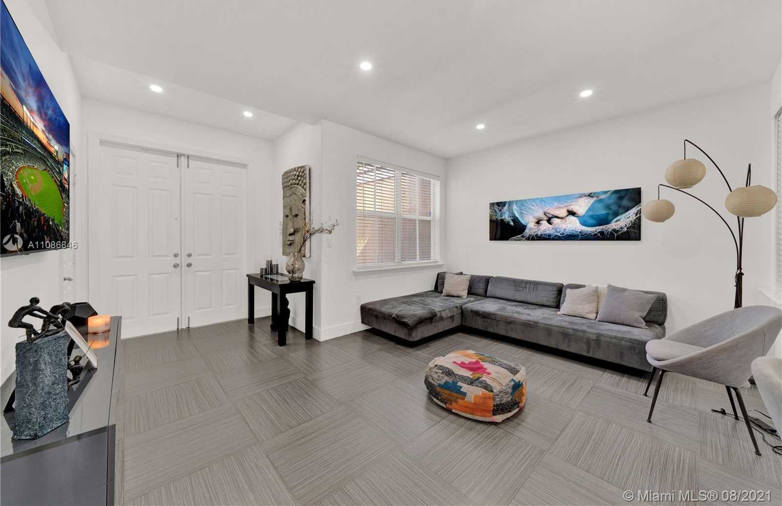 Small Image of 4869 NORTH WEST 108TH PL, Doral Number 9