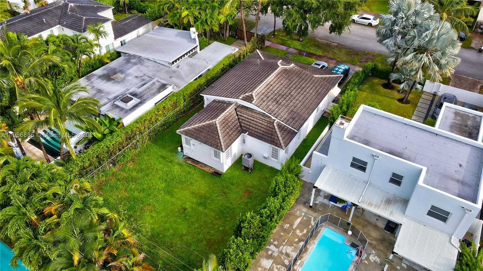 Small Image of 535 WEST 51ST ST, Miami Beach Number 31