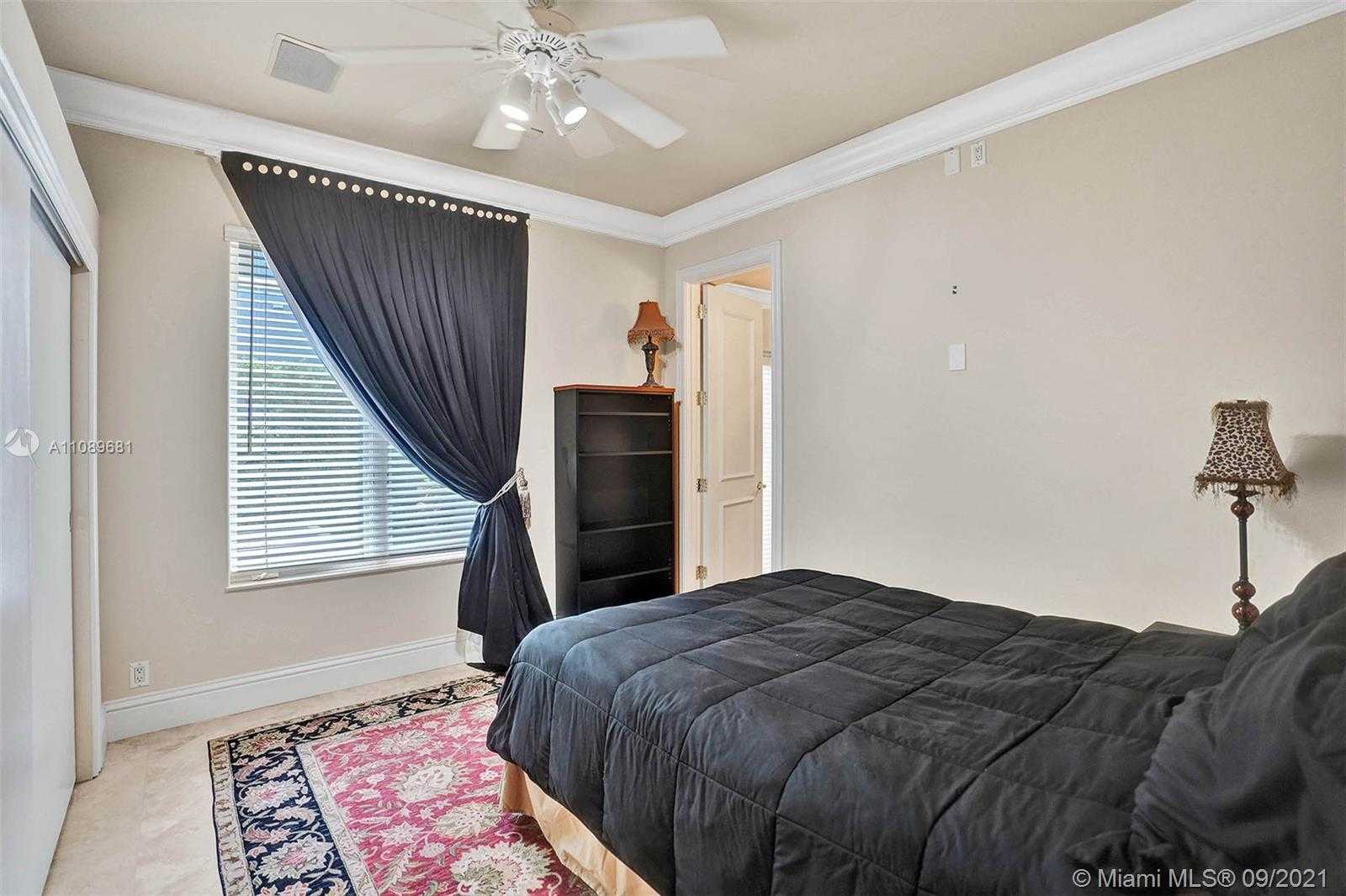 Small Image of 2543 AQUA VISTA BLVD, Fort Lauderdale Number 16