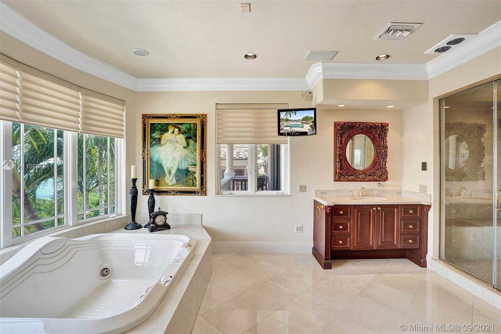 Small Image of 2543 AQUA VISTA BLVD, Fort Lauderdale Number 26