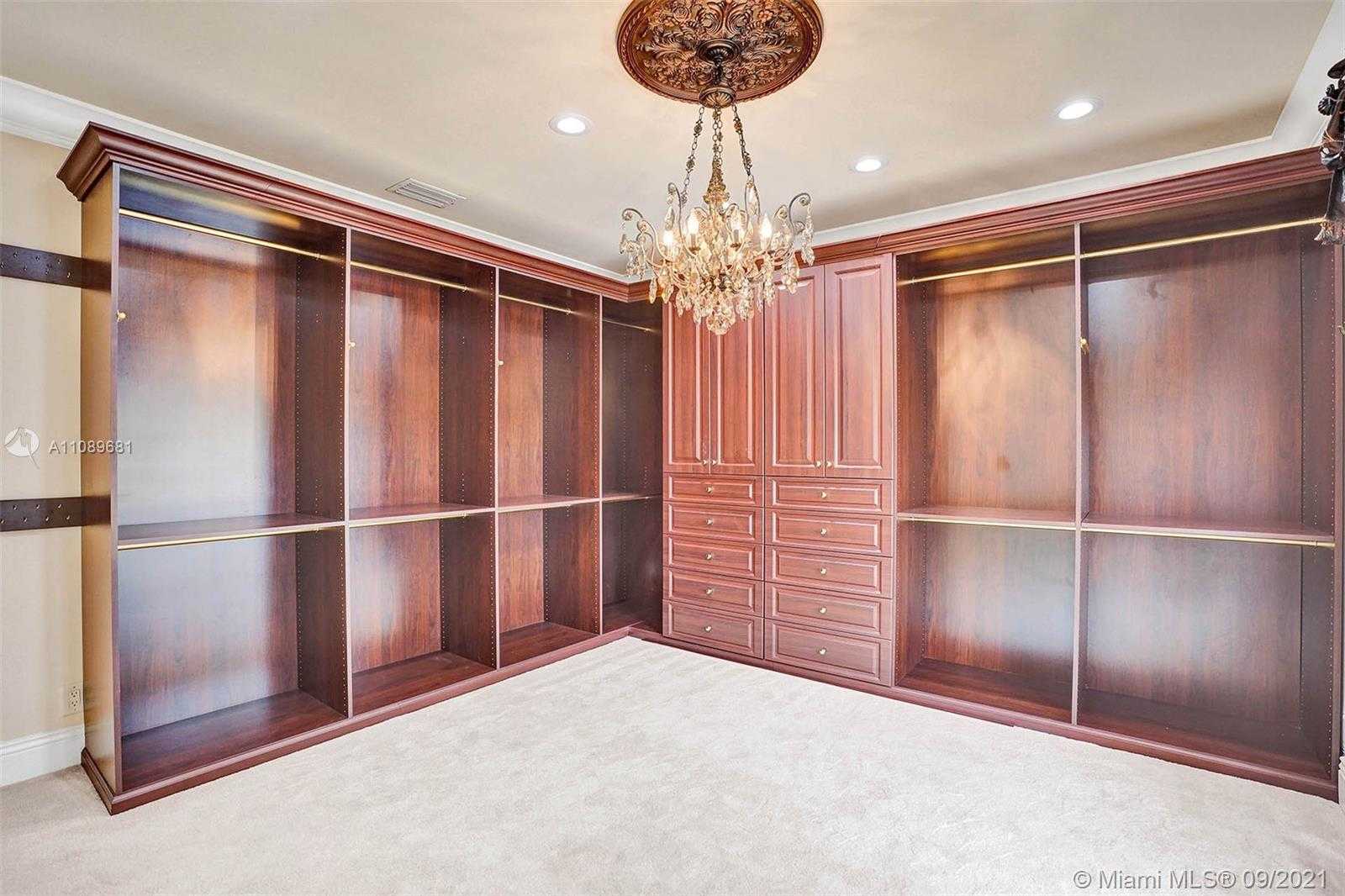 Small Image of 2543 AQUA VISTA BLVD, Fort Lauderdale Number 28