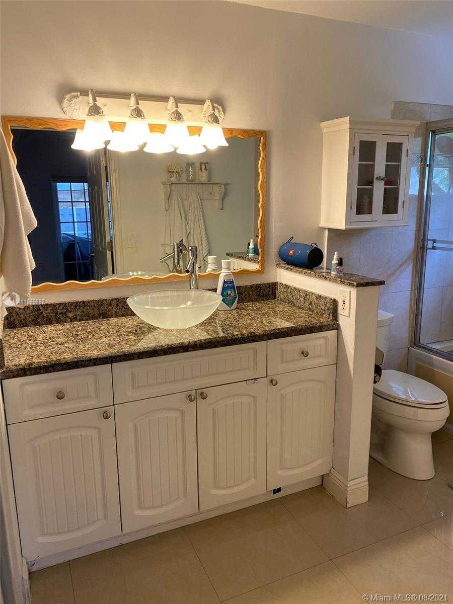 Small Image of 9800 NORTH WEST 51ST LN, Doral Number 15